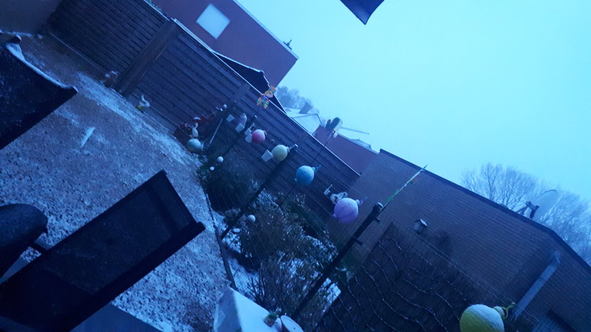 HypeFNxdd's tweet photo. First snow in this year, in fucking April 🤡🤡 https://t.co/mMISoYVBPw