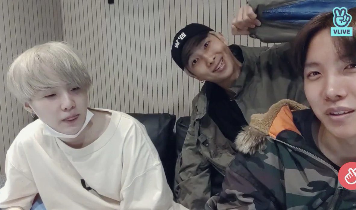 shy_taegi's tweet photo. Remember 3 years ago, in april fool's when yoongi and hobi did a fake breakup on vlive were crying dramatically &amp; joon came to congratulate on their breakup? Please- 😭😭😭😭 https://t.co/b9puqcOFMZ