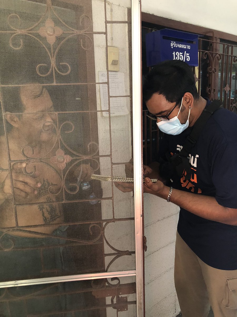 BhuntinNoumjerm's tweet photo. ขอสนับสนุนให้ #ครูทอมมี่ เป็น #สกคลองเตย เพื่อ #เปลี่ยนคลองเตย ให้ #กรุงเทพก้าวไกล พร้อมกับเลือก #ผู้ว่าวิโรจน์ (เบอร์ 1) เข้าไป #เปลี่ยนกทม #KlongteoyMoveForward #เลือกสกคลองเตยก้าวไกลเบอร์7 #ครูทอมมี่คลองเตยเบอร์7 #ไซรามประกายกิจ https://t.co/xwtcuhCeZE
