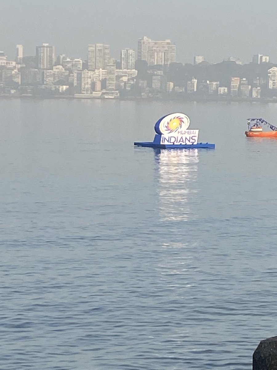 Why do Mumbai Indians look isolated and lonely? #MumbaiIndians #WinningTime