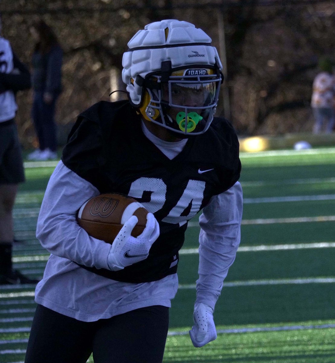VandalFootball's tweet photo. Practice 2📷

#GoVandals https://t.co/TnwNMYI9sp