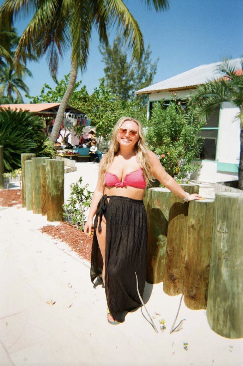 naaaaadiaaa's tweet photo. i love a disposable camera https://t.co/DIDN4iqRCR