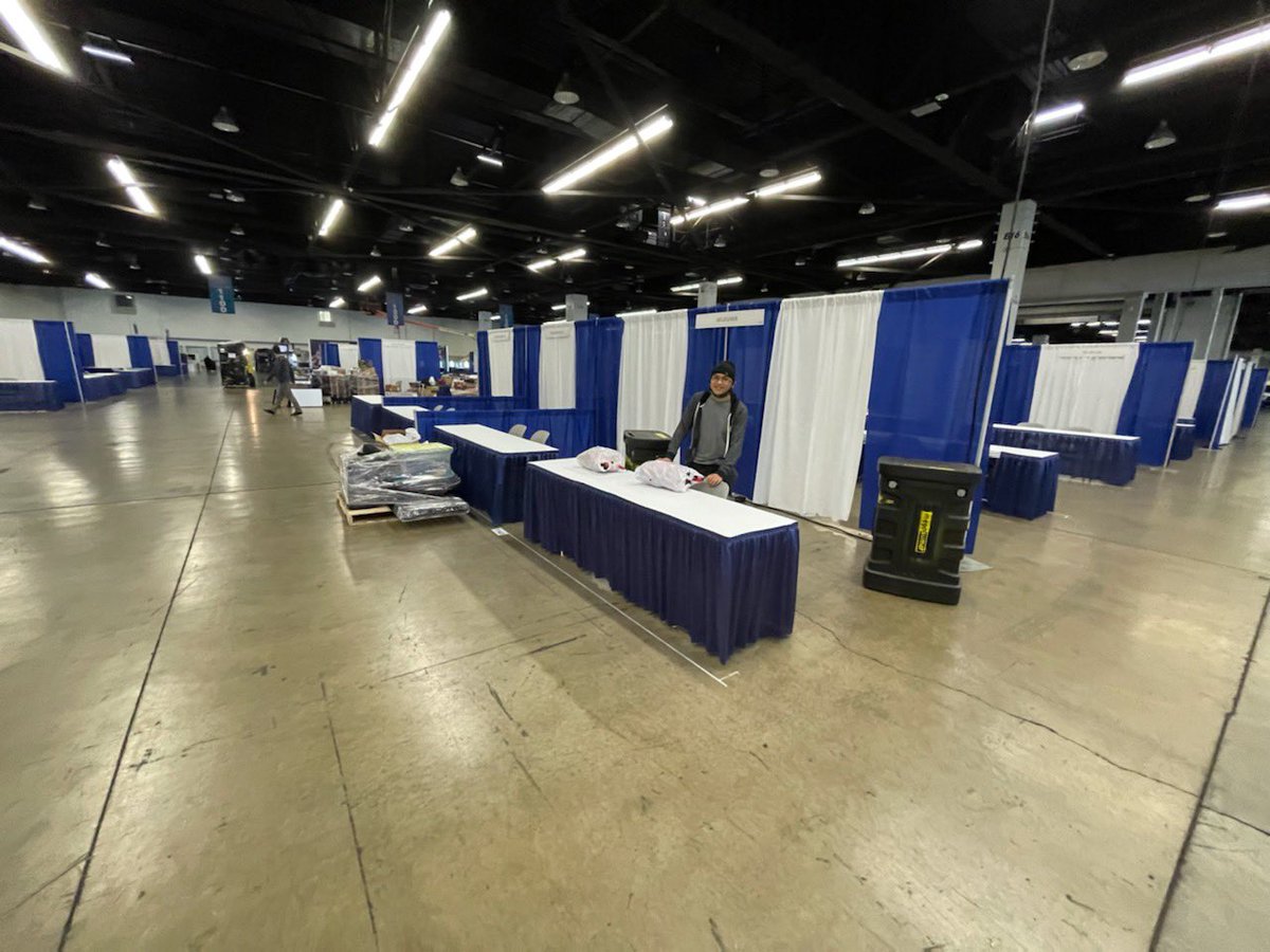 Inflatable_Army's tweet image. Getting ready for @WonderCon