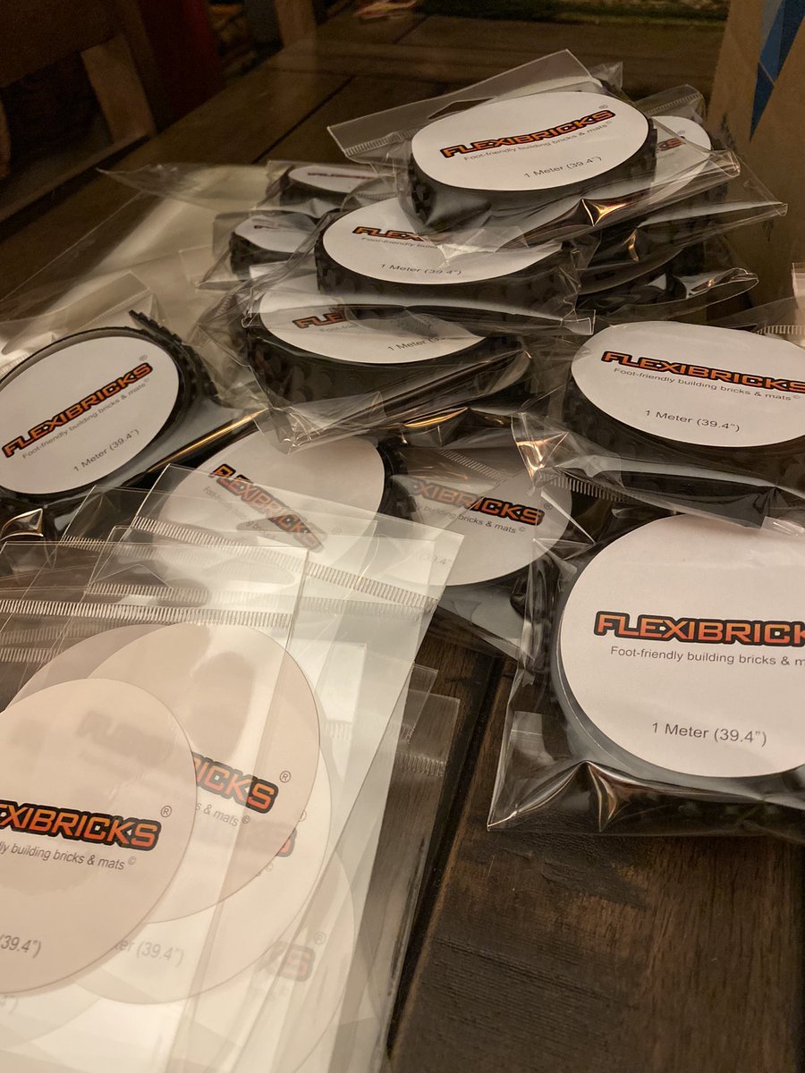 Inflatable_Army's tweet image. Getting ready for @WonderCon