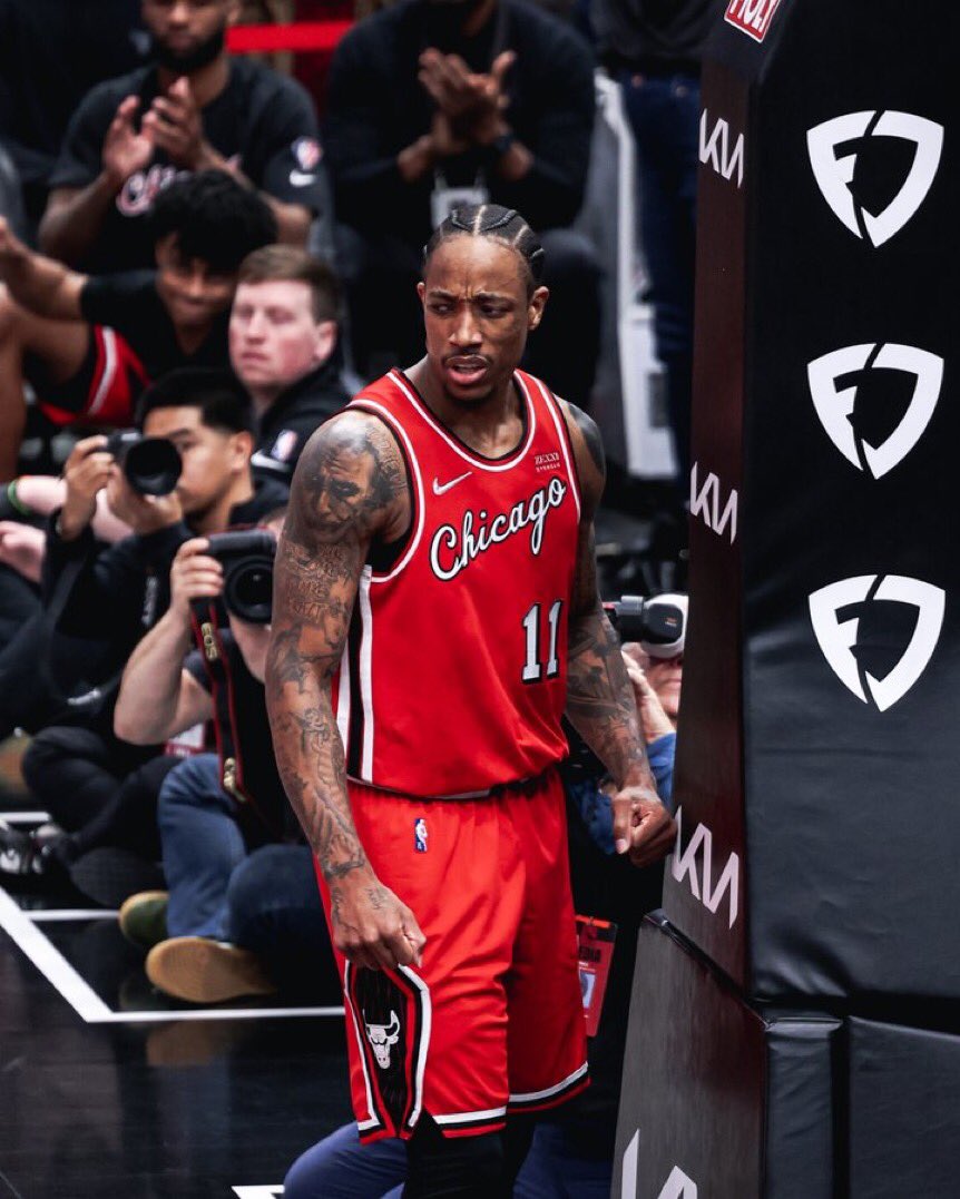 All the highlights and postgame from the nifty 50 in a huge Bulls comeback, the Captain’s 1000th isn’t memorable, <a href="/markwilsongolf/">Mark Wilson</a> on Tiger’s chances, and more with <a href="/DRoan/">Dan Roan</a> and <a href="/LaurenMagiera/">Lauren Magiera</a> 10:30p <a href="/WGNTV/">WGNTV</a>.