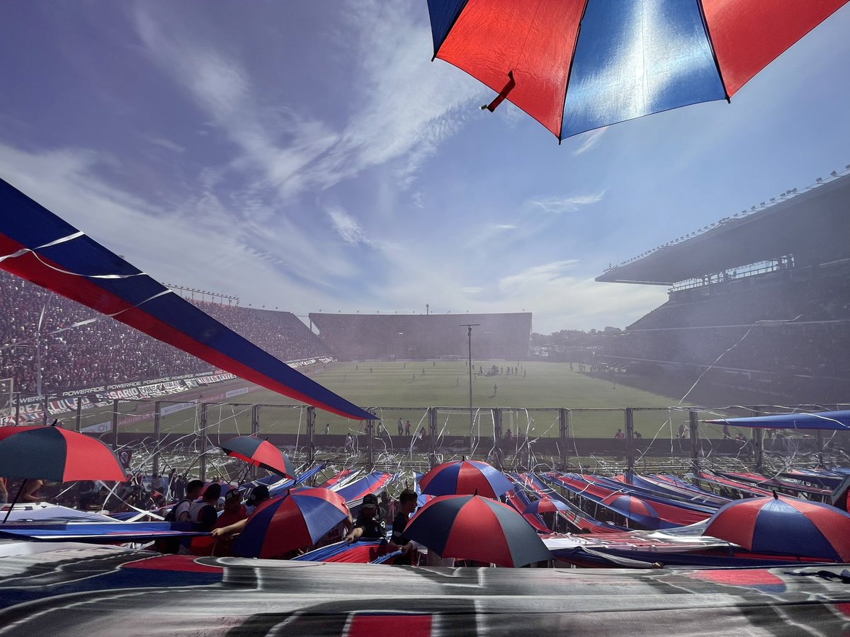 RefuerzosCASLA's tweet photo. Amor de nuestra vida. Feliz cumpleaños, #SanLorenzo. 💙❤ https://t.co/mTm9Yeav8g