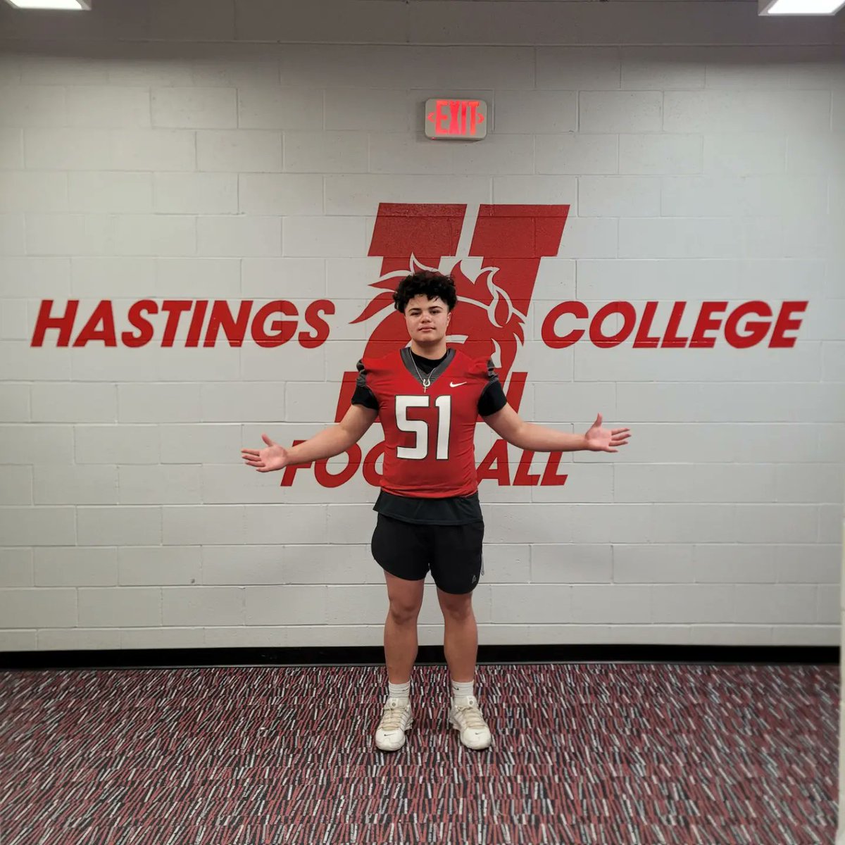 Tone_80's tweet photo. What an unbelievable experience to go w/ my Son on His official visits, talk w/ coaches, met up w/ a former HS teammate &amp; love from both schools❤these moments, we'll never forget! So Proud of you Son!!! @GametimeRC @cdo_football @SOAZFootball @CoachJordanAZ https://t.co/OiXDWtgoqQ