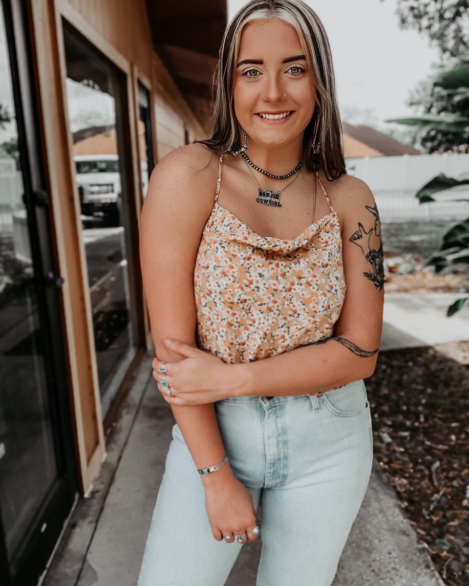 WonderingGypsy2's tweet photo. floral tops &amp; wranglers all szn long 🌼🤎// Daisy me top drops Friday @ 8am est !! 
•
•
•
•
•#westernboho #westernfashion #springcollection #floraltops https://t.co/eQ71btnhKr