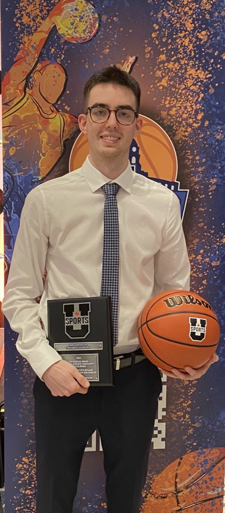 cougsmbb's tweet photo. MASSIVE NEWS: @BenHillis3 wins the @USPORTSca Ken Shields Award! This award recognizes national excellence in the student-athlete. The recipient exhibits outstanding achievement in basketball, academics, and community involvement. 
Congratulations, Benny! Wow! https://t.co/VUpH2xvMJT