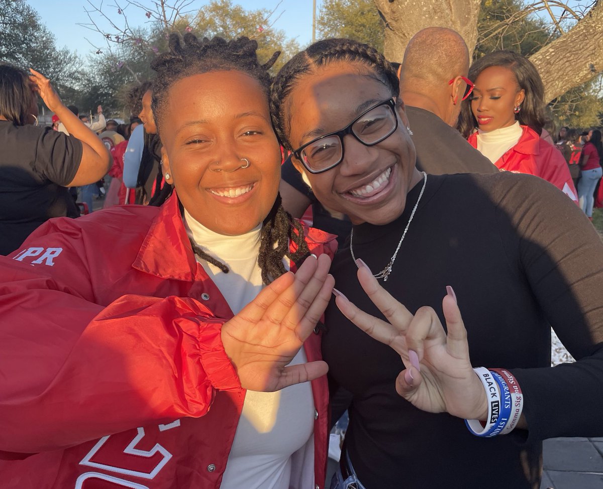 niyyaabihh's tweet image. So proud of my sis 🤍 my favorite delta 🤍 #dasmytr3dawg #weeoop