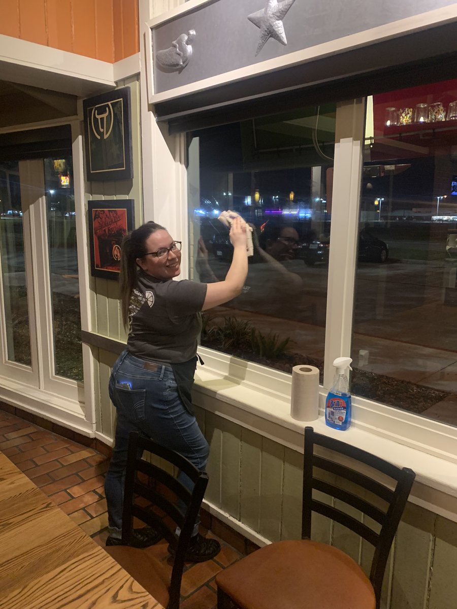 Chili’s pearland parkway 🌶 tweet media