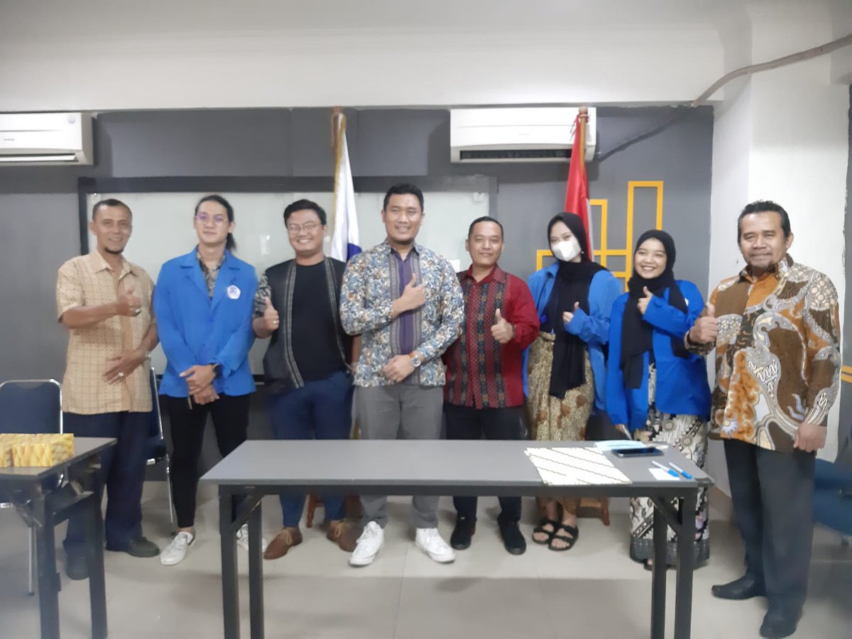 kampusstimra's tweet photo. Halo semuaaa ..🤩
Pada hari Jum'at, 25 Maret 2022, STIMRA telah melaksanakan pelantikan dan peresmian Ketua ILUNI TA 2022 😉 ..
Selamat kepada M. Husni selaku ketua ILUNI TA 2022, Semoga dapat menjalankan tugasnya dengan amanah https://t.co/mm8hi0djmF