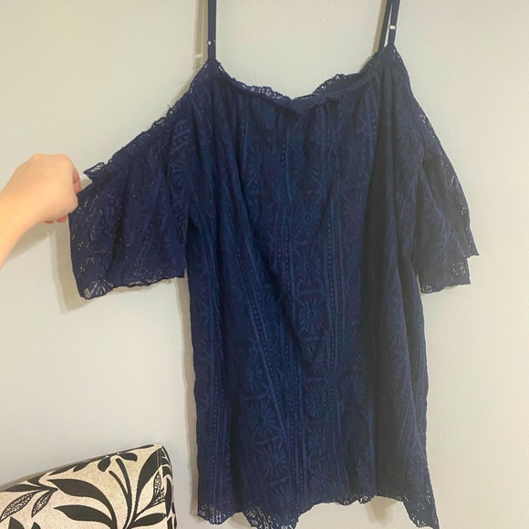 Darling_Nic's tweet photo. So good I had to share! Check out all the items I'm loving on @Poshmarkapp #poshmark #fashion #style #shopmycloset #lesliefay #americanprincess #lovefire: https://t.co/ABFkH8gvWN https://t.co/zIyZ62TELA