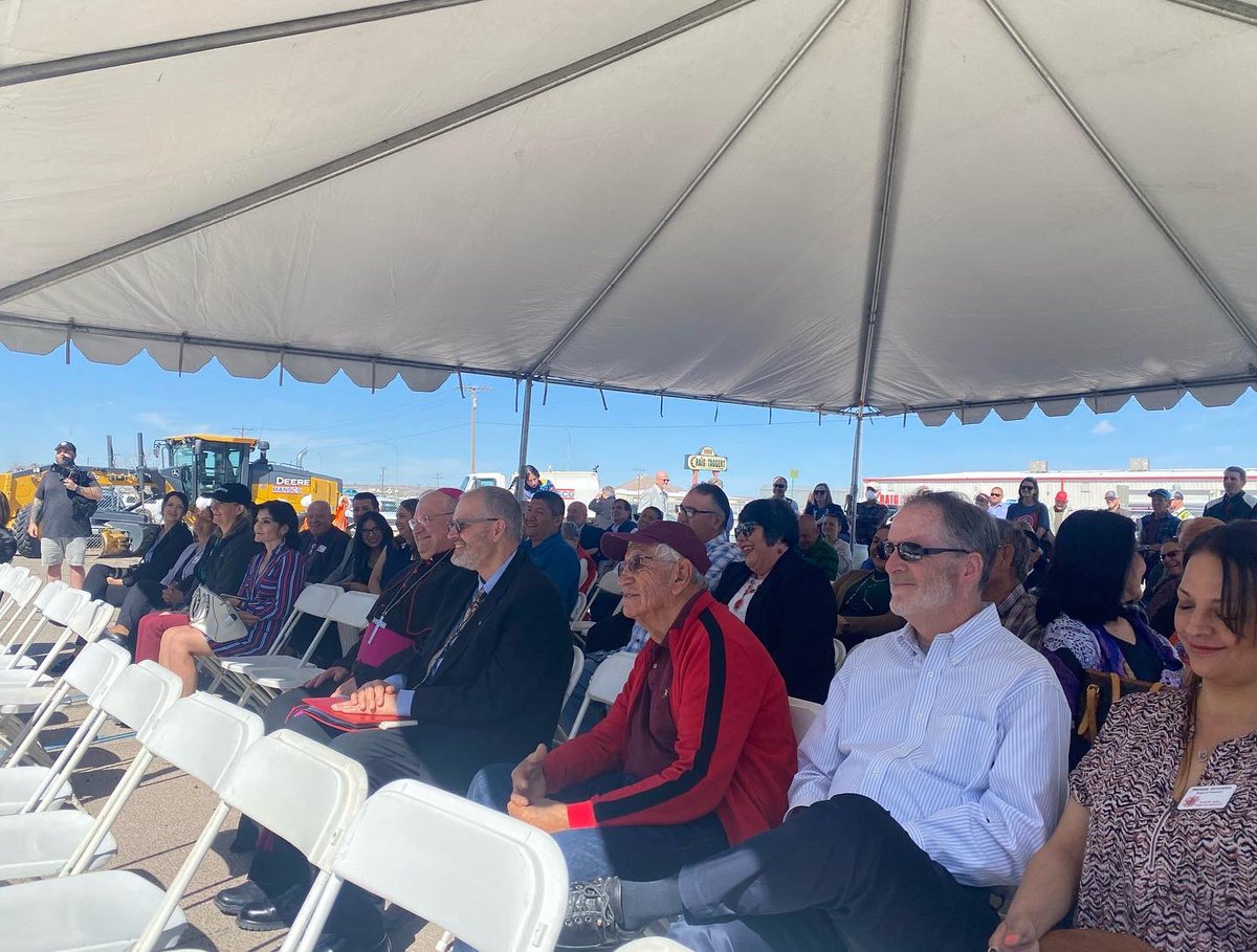 CasaDPeregrinos's tweet photo. We'd like to express our gratitude to everyone who joined us at our groundbreaking ceremony today. This is a new era for our community. Thank you! #CdPfeedsLC #CDPCares #endhunger #FoodInsecurity #lascruces https://t.co/6jF6nXExmA