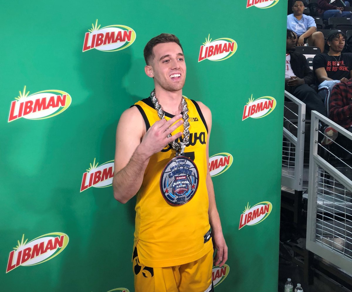 IowaHoops's tweet photo. Jordan Bohannon becomes second Hawkeye in six years to win College 3-Point Contest

STORY: https://t.co/QuGbYSS4eI https://t.co/usIhhAqMSw