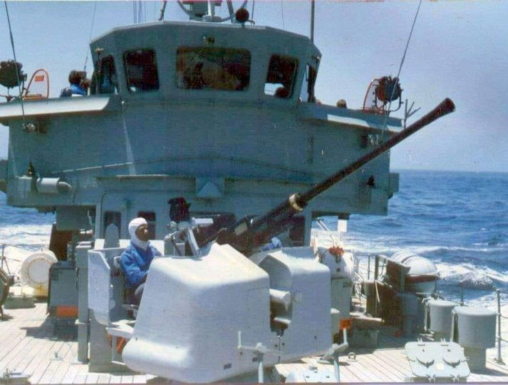 thyphoidjack's tweet photo. While 24 Squadron Buccaneers did bomb runs on a target towed by the mine sweeper SAS East London, the ships 40mm Bofors gunners carried out some practice of their own https://t.co/RG4hN6wvX1