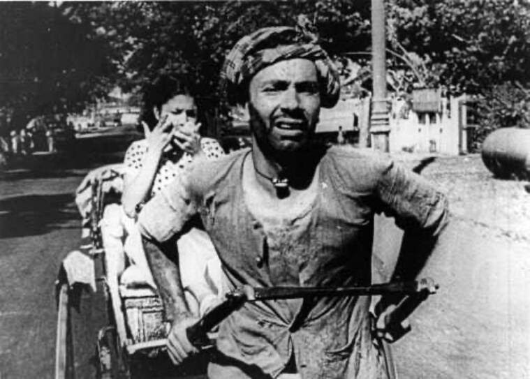 tweeterdinesh's tweet photo. @Bollywoodirect A barrister graduates from London, returns to India to perform the role of a rickshaw puller in Kolkata; Balraj Sahni immortalized this role.Even as a simple peasant in Do Bigha Zameen Sahni portrays the distress of the poor exploited rural India like none before or after.🙏❤️ https://t.co/x6U8khYbgl