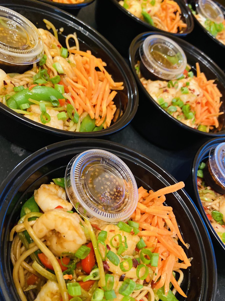 Sould_Food's tweet photo. New #PreparedMeal item are in!

Get them while they last:
💛Shrimp Lo Mein Bowls

Stop by Midtown Market Sola Station (337 Taylor St) any day between 7am &amp; 10pm!

#GetSould #shrimp #LoMein #SouthernBodega #welcometothenextlevel #canalside #solastaion #columbiasc #wegrowtogether https://t.co/ANXLAHUUvL