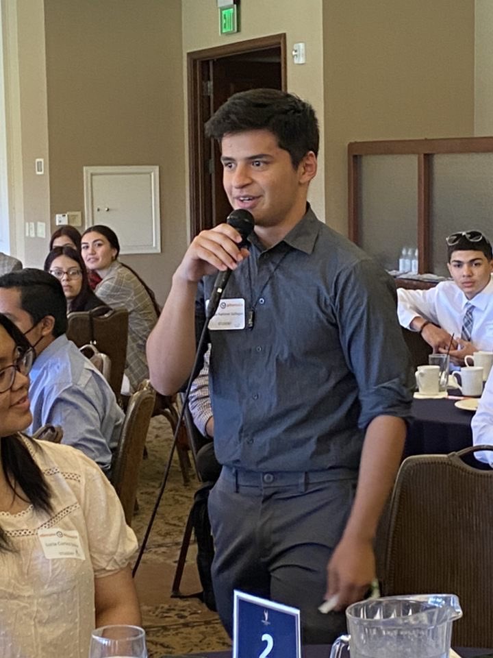 elevatephoenix's tweet photo. What an awesome success! Our seniors had an amazing day during today’s Senior Day! We had six Elevate Alumni in attendance with four career mentors. We hope to see this alumni group of Career Mentors grow every year 🥰 Wishing all of our seniors the very best! https://t.co/zEV1idIrjD