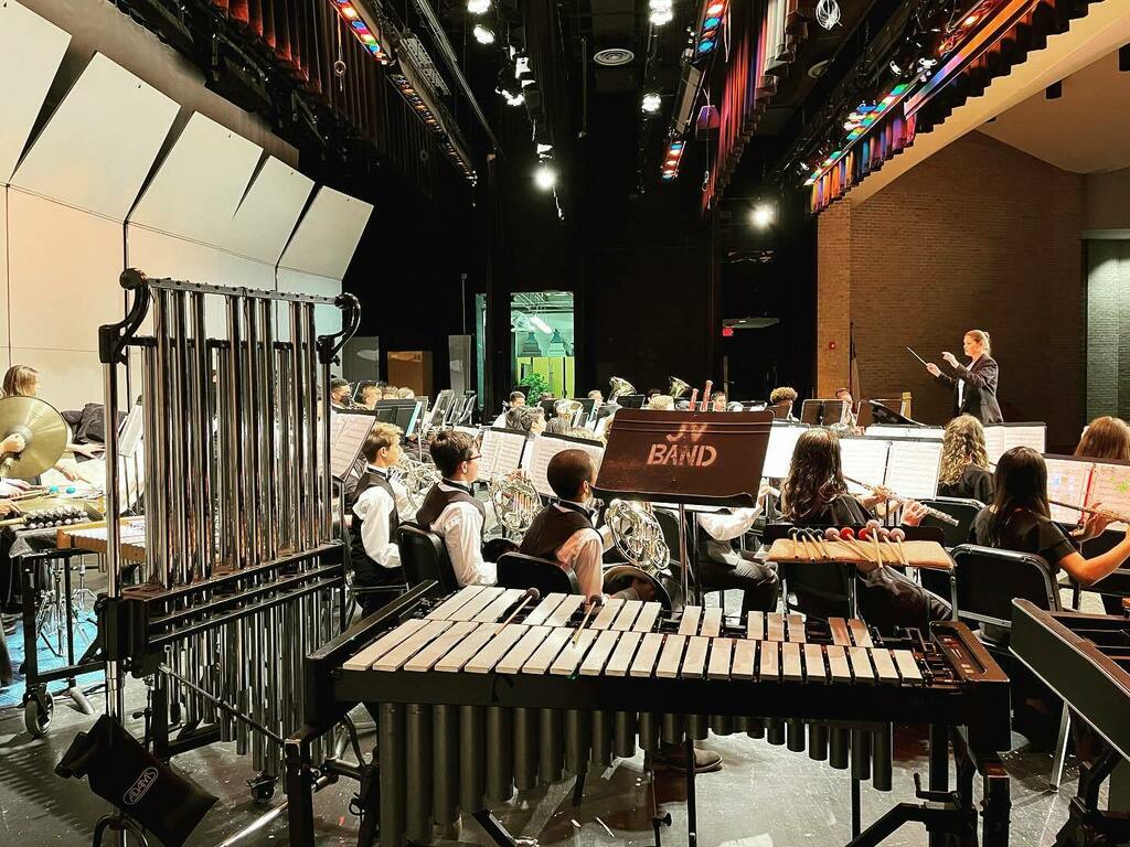 cookmsband's tweet photo. Congrats, Symphonic Winds on a great Pre-UIL performance! 📈 Time to keep pushing for UIL! 🎶 Thanks @jvhsfalconband for hosting us and a huge thank you to all our band families for your support! @cookrangers #cookrangerband #preuil #domingoortega 🐂🇪🇸 … https://t.co/kQiu3FD5vq https://t.co/LiMdgK4aPU