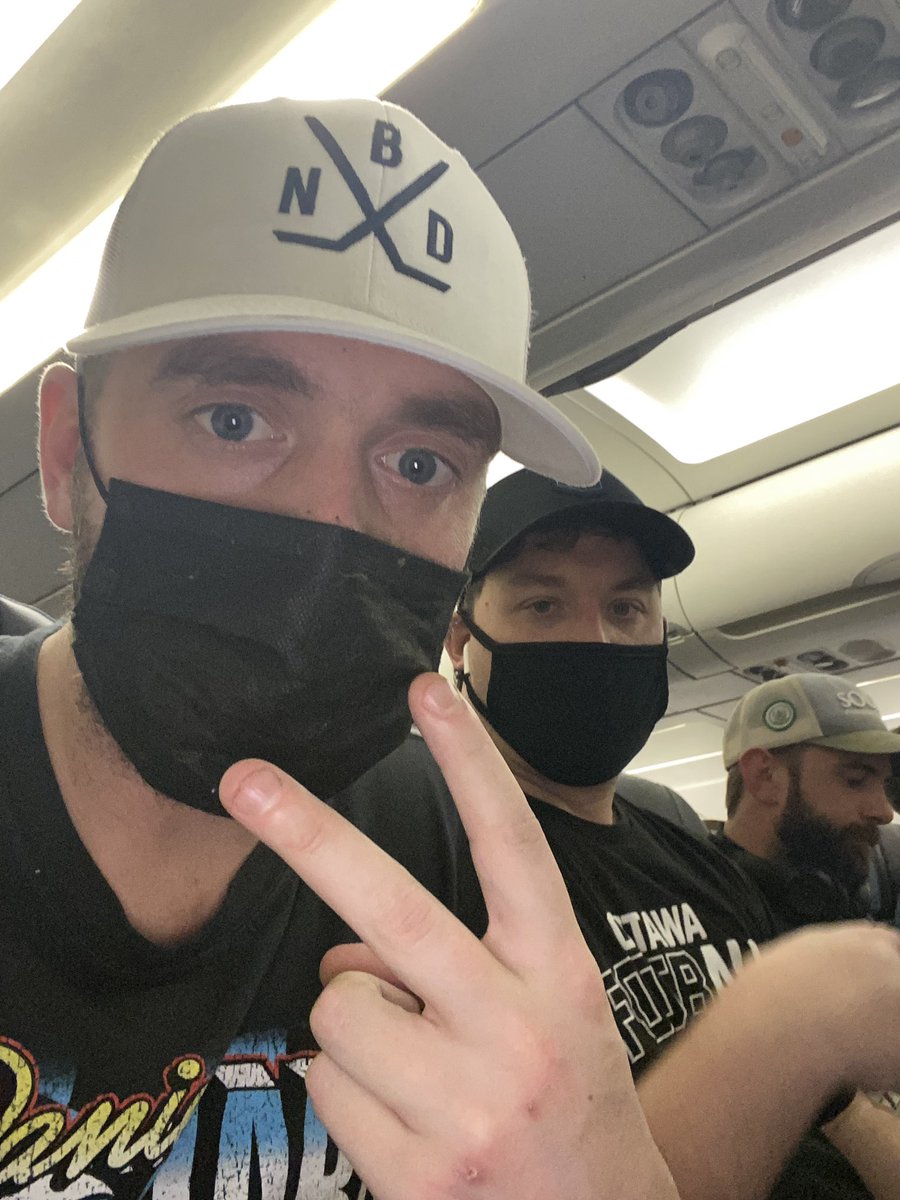 hen_ease's tweet photo. Rico was in window seat 1 row ahead and switched seats with the guy next to me so he could sit next to his wife #SomeThings https://t.co/c6yE8oAsZs