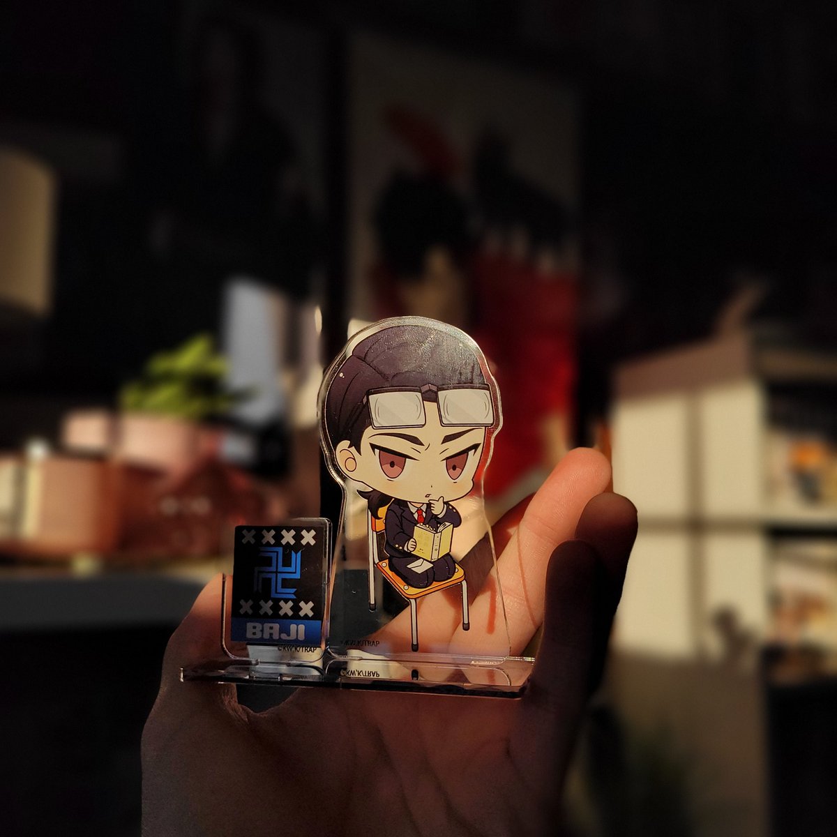 an_zeleo's tweet photo. Cutest acrylic stand I've ever bought 😭 https://t.co/drpOSTAIGS