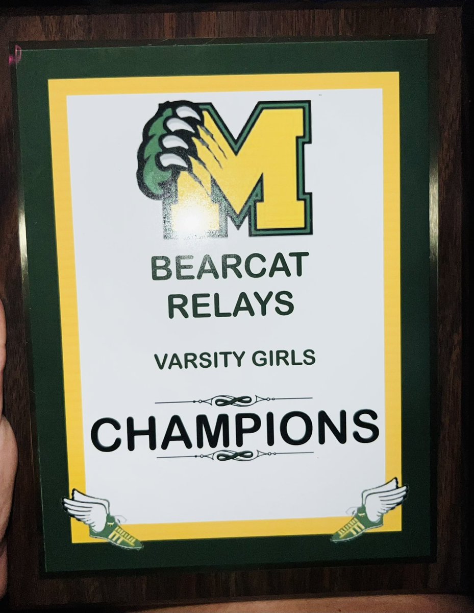ladybeestrack's tweet photo. CHAMPIONS🏆🐝 https://t.co/RacX9eflEP