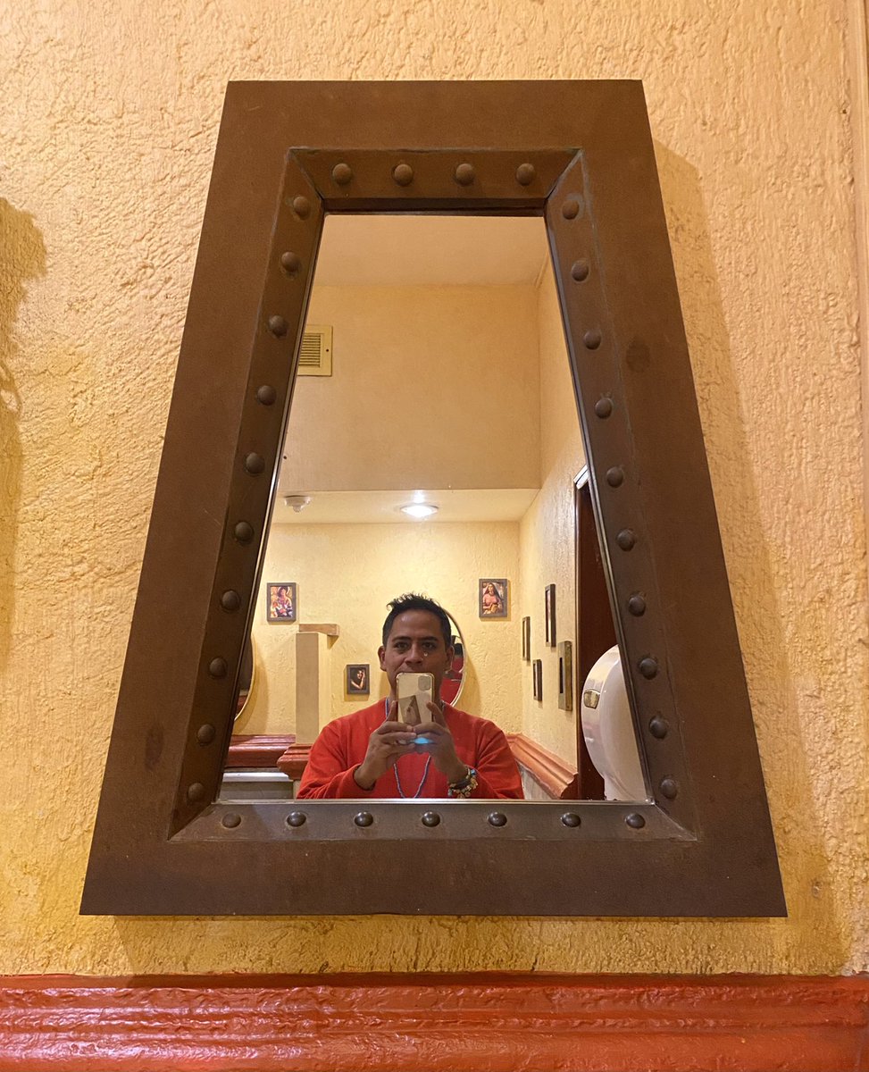 HomerikiPS's tweet photo. “el espejo nunca cambia, pero todos los que lo miran ven algo diferente.” 🪞
#espejo #reflejo #imagen #mirror #instamirror
#gay #gayisokay #gayguy #instagay
#oaxaqueñopresumido https://t.co/xy5JSGCQdC