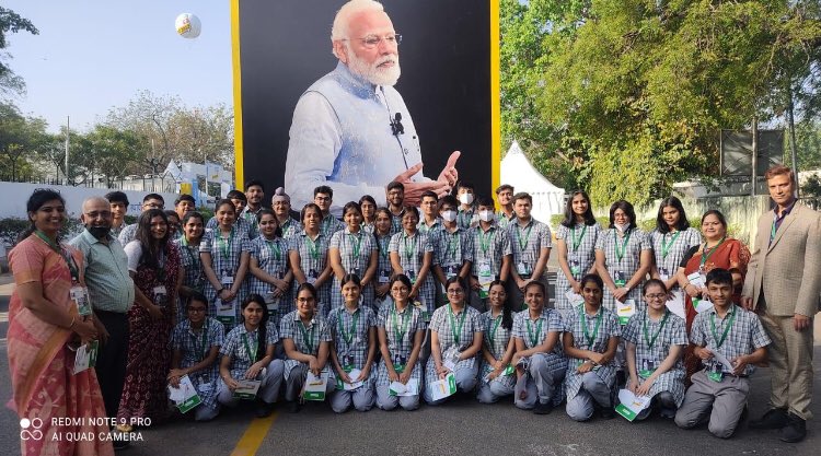 madhuri_dadhich's tweet photo. Extremely fortunate to witness ‘Pariksha pe Charcha’. Thank you #ahlconintl @ashokkp @y_sanjay @pntduggal for this opportunity. #PPCWithPMModi #CBSE https://t.co/2ibduq5sgz