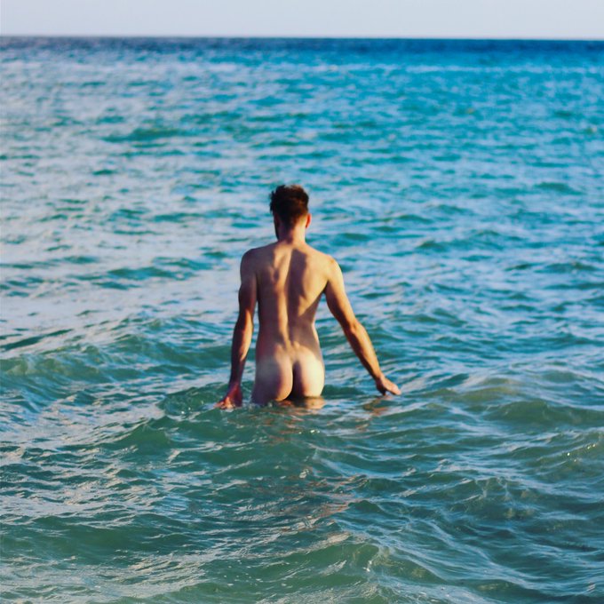 Communing with the ancestors by the sea - the ancient ancestors who had even considered covering their<a href="/tag/nudist"class="tags"><span>#nudist</span></a><a href="/tag/naturist"class="tags"><span>#naturist</span></a>