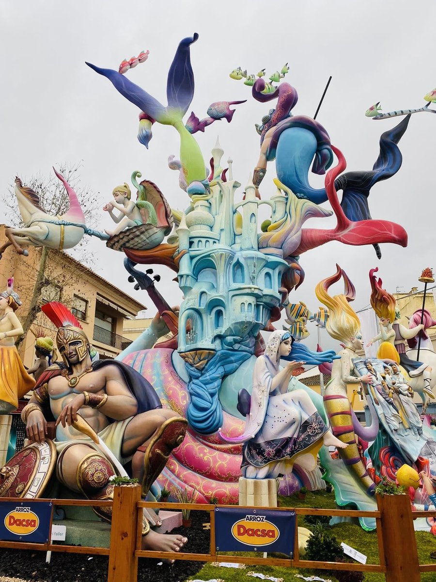 FallaOeste's tweet photo. Eren les #falles més esperades de la història, i @arrozdacsa ens va acompanyar en tot moment. Des de ací un agraïment públic per estar junt a nosatres i el nostre llenguatge de les ones ☺️
#falles #fallesdénia #fallaoeste #dénia #arròs #dacsa https://t.co/jJdxW48iUz
