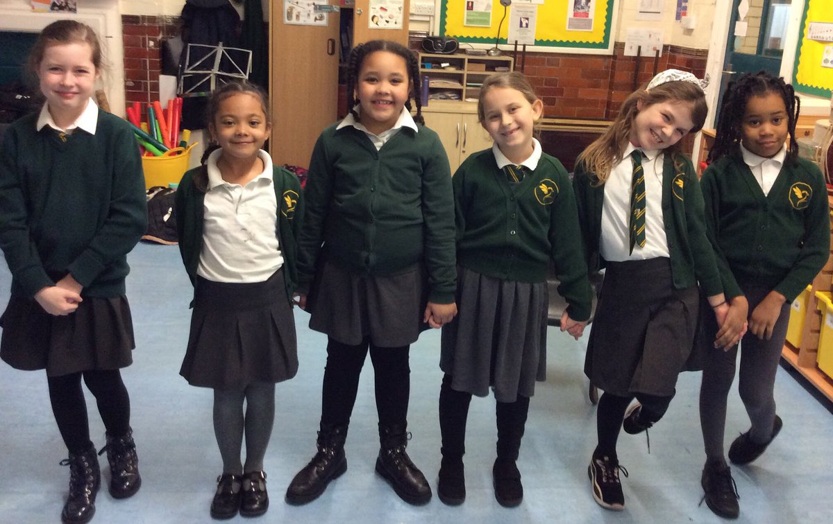 GoldfinchPrmry's tweet photo. On Wednesday our children at Goldfinch celebrated their music achievements by singing and playing various music instruments at Spring Concert. Congratulations to our great singers! #welovemusic #ocarinas #recorders #ukuleles #goldfinchprimary https://t.co/YSRwQ3uNy4