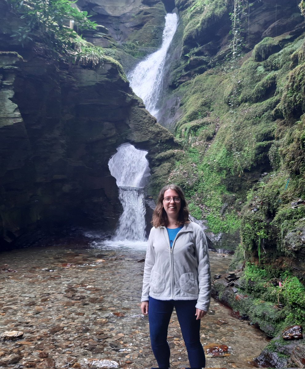 marinebiosoph's tweet photo. Realise I've never introduced myself to twitter. My name is Sophie, I'm currently studying an MRes in marine biology @PlymUni. I'm researching how camouflage and predators effect the movement patterns in hermit crab (Pagurus Bernhardus). #PlymPostgrad #marinebiology #student https://t.co/5RPRv5mrr3