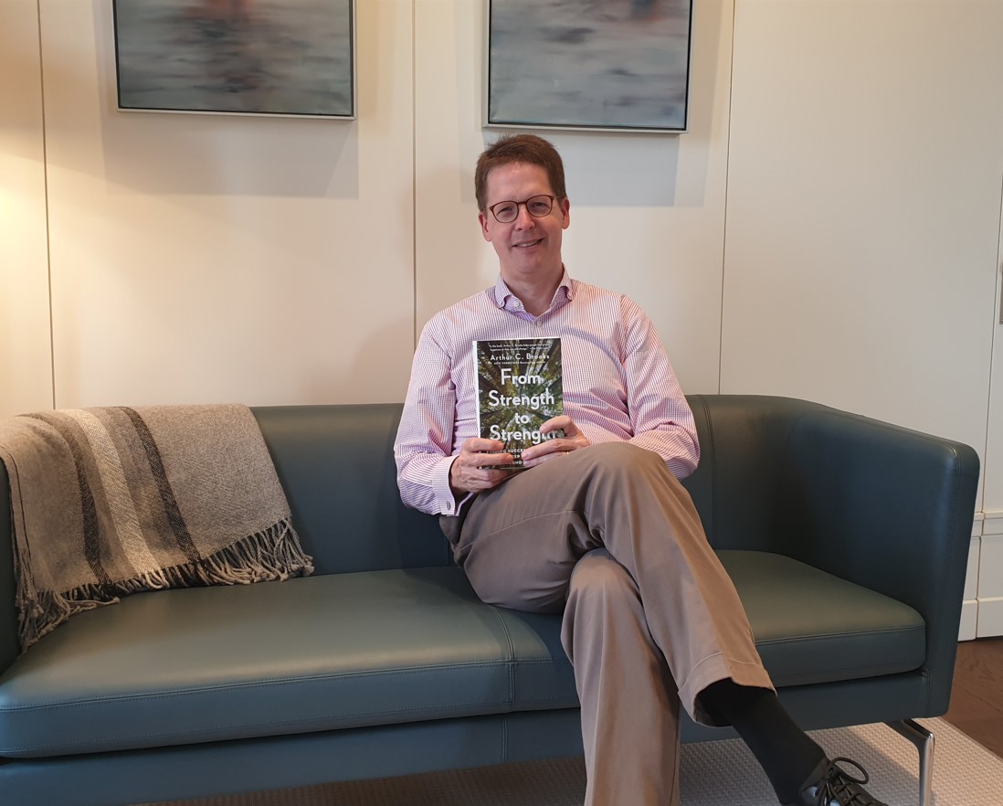 I look forward to reading my dear friend <a href="/arthurbrooks/">Dr. Arthur Brooks</a>'  new book, “From Strength to Strength”, about finding success and happiness in the second half of life! arthurbrooks.com/book/from-stre…