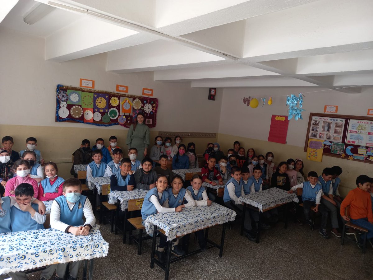 Bağımlılıkla mücadele seminlerini okulumuzda Yakutiye Halk Eğitim Merkezi nin destekleriyle yapmaya başladık. <a href="/chnkvnc/">Cihan KIVANÇ</a> @Selahat19835613 <a href="/ergnozgntr/">Ergnozgntr</a> <a href="/Yakutiyemem/">YAKUTİYE İLÇE MEM</a> <a href="/Yakutiyehem/">YAKUTİYE HALK EĞİTİMİ MERKEZİ</a>