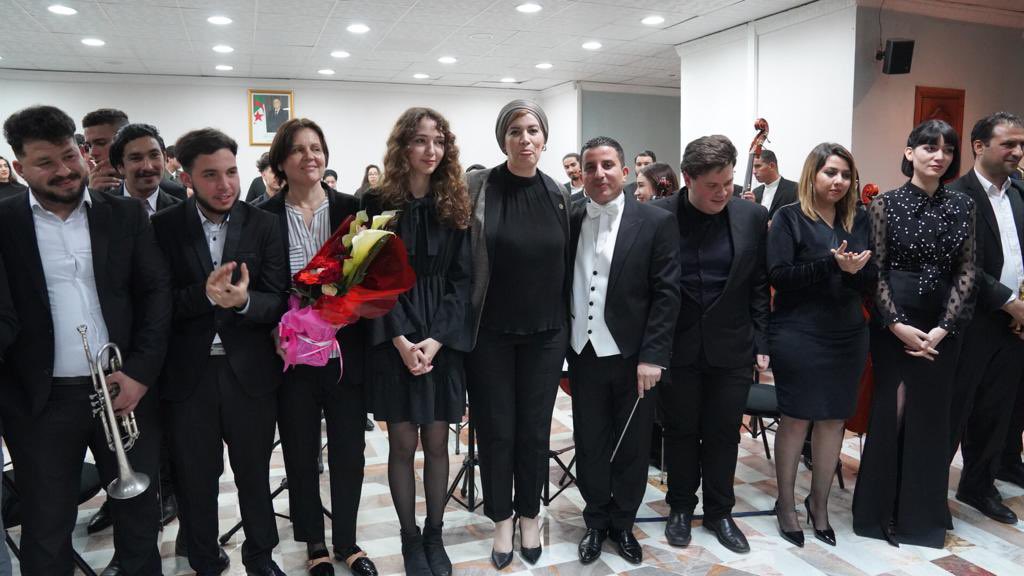 🔴نشاطات 

بدعوة من مدير المعهد الوطني العالي للموسيقى السيد عبد القادر بوعزارة، و بمناسبة احتفال طلبة المعهد باختتام السداسي الأول للسنة الدراسية 2022-2021،  قامت السيدة وزيرة الثقافة والفنون الدكتورة صورية مولوجي بزيارة لهذا الصرح الثقافي الهام. 

facebook.com/10006900742624…