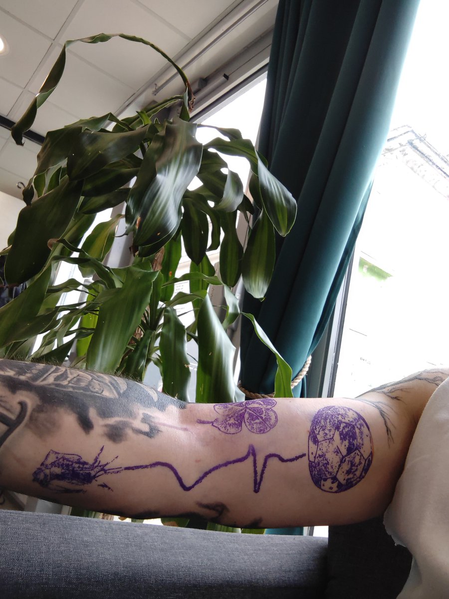 CptCheapr's tweet photo. Part 4/4 
Dernière partie 🥲, uniquement en photo car très rouge (gris clair oblige)⬇️⬇️
Vidéo quand tout sera bien posey 🫡

The Artist : https://t.co/yD9REaBXG8

Salon: https://t.co/kL0DgdgwUj

#tattoo #TatouageOrléans #Tatouage45 #LADF #tattoorealist #tattooart #tattooartist https://t.co/u7hFI04qei