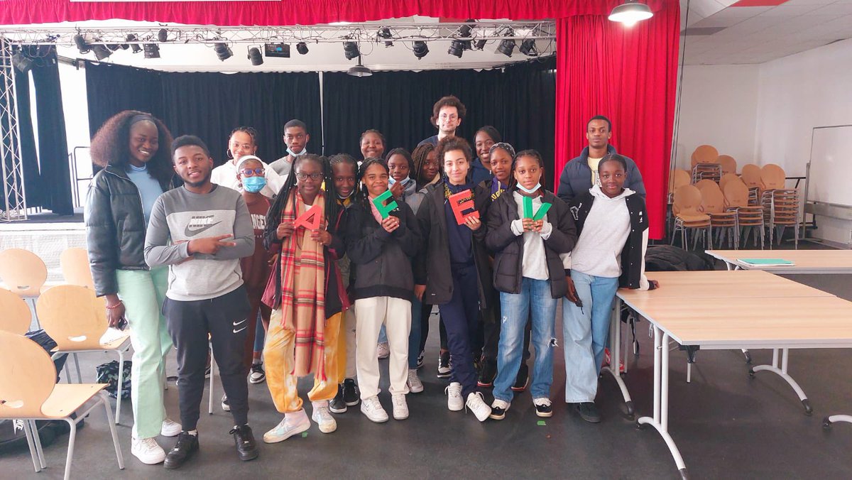 COLLEGE JEAN LURÇAT tweet media