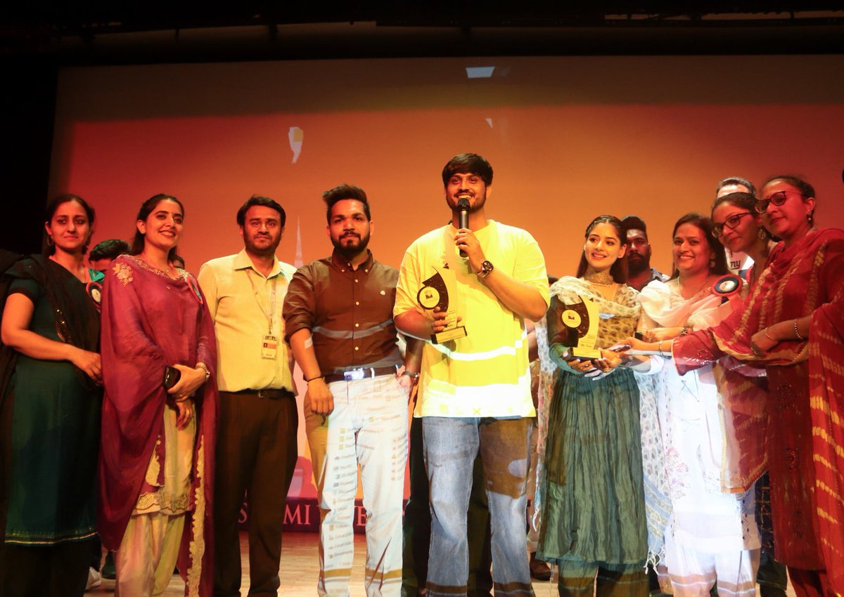 svietofficial's tweet photo. Staff and students of Swami Vivekanand Group of Institutes, Banur had a full entertainment dose on 31st March, 2022 as the star cast of Punjabi film 'LEKH' and visited the campus. The Faculty staff of SVGOI welcomed the entire team and extended a floral welcome to them. 
#sviet https://t.co/k2PO1sBDqZ