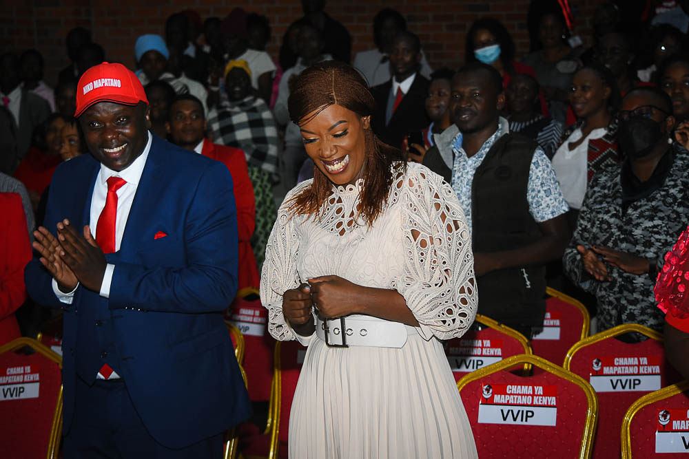 OfficeMapatano's tweet photo. A jovial party leader who is ready to deliver to kenyans what has been pending for long , and for that she has taken an initiative to become the leader that kenyans need .
#DamaThe5th
#2022polls
#Mapatano https://t.co/BLXTCJp4RN