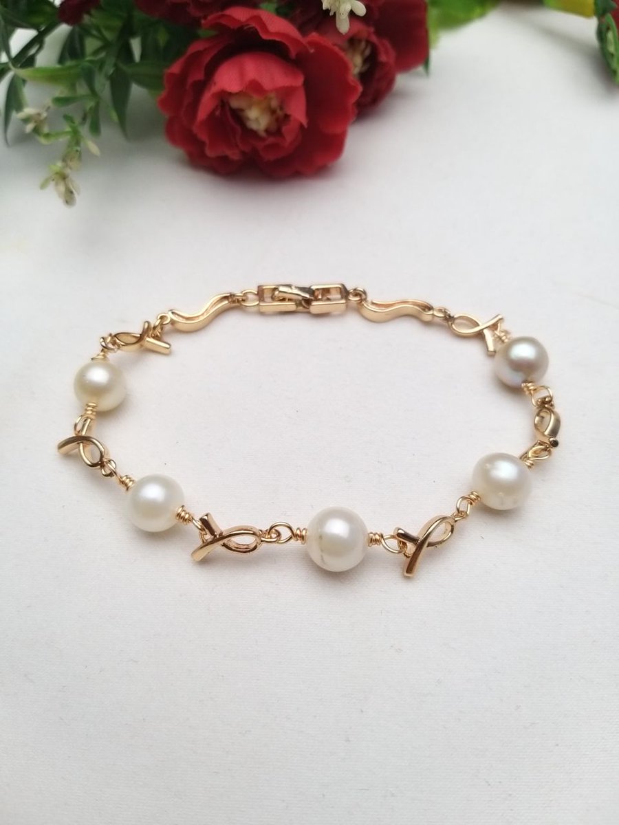 miavita_store's tweet photo. @umkmlapak @AgusYudhoyono Promo Gelang mutiara laut grade c bersertifikat asli
Monggo lgsg dicup, cuma 260rb aja
1 item stoknya cm 1 jd hrs gercep yaaa... https://t.co/MUhTPtnUwl