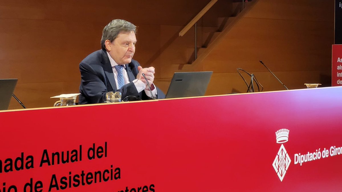 DiputacioGirona's tweet photo. 📝Torn per a Gabriel Hurtado, subdirector general d’Estudis Financers d’Entitats Locals d'@Haciendagob: «Actuaciones de los interventores para la aplicación de las medidas financieras recogidas en la Ley de Presupuestos Generales del Estado para 2022».
#ControlInternDdGi https://t.co/ytfqLq0b9I