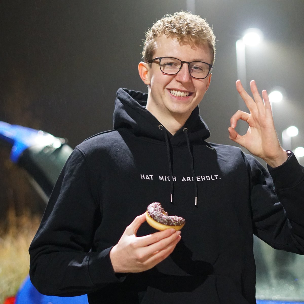 ferchandise1's tweet photo. Restposten Alert! Wer die Vorbestellphase von @Autophil_lol kann sich JETZT eventuell noch Merch sichern. Es sind aber nur wenige Teile noch da. Schnell Fingerchen aufwärmen und ran da:
https://t.co/ph39YLjEJp https://t.co/OIgI53cs5E