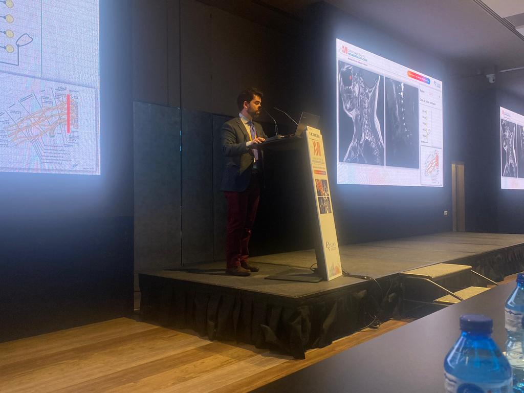 VictorSuarez_Rx's tweet photo. Un placer haber participado con mi ponencia sobre plexo braquial en el Curso de la @SENR_org. 
Un tema que compartimos muchas veces con los compañeros de la @MskSerme @drwillyjara @balvarezdsierra @PNietoMoreno_MD @Vilavaite 🤪 https://t.co/5HK4uGADHX