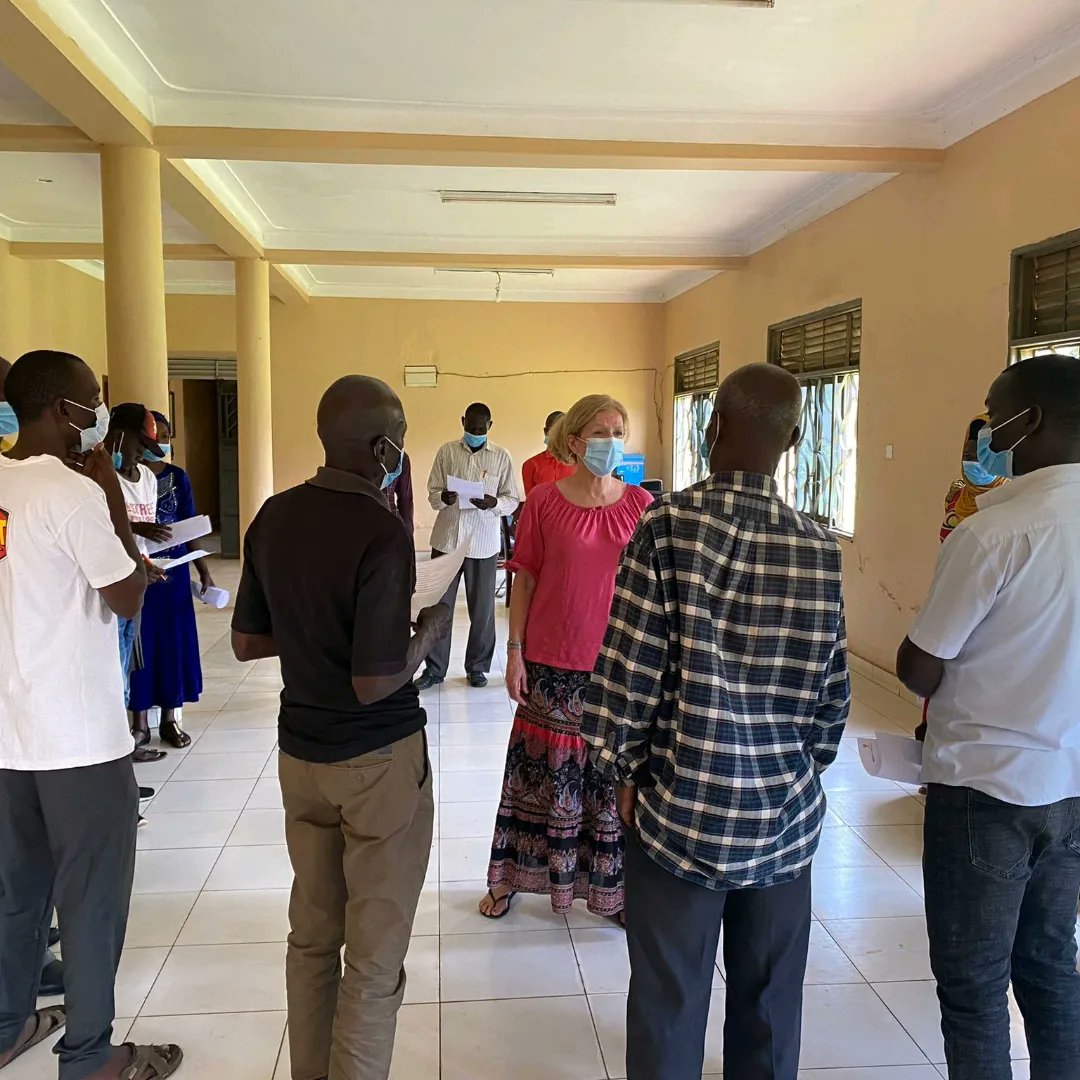 FoundationLibre's tweet image. Trainster Ina Hazejager heeft een mooie training verzorgd in
Nabiganda, Oeganda. Wat genieten wij weer van de foto&apos;s, om te zien dat we weer draaien in het buitenland. Ina dank! 🧡

#Trainen #Leiderschap #Buitenlandproject #Vooruitgang #LibreFoundation #Trotsoponzetoppers