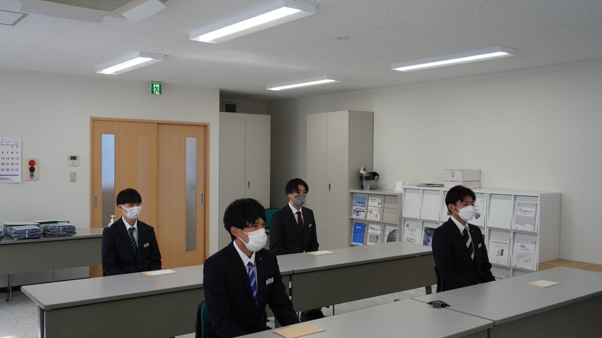 muscle9612's tweet photo. 本日は入社式。
コロナ対策の為、オンラインにて行われました。
陸上部には5名の仲間が加わり、新体制が、スタートです！
また、新入社員を代表して佐藤慎巴が挨拶を行いました。
https://t.co/ezhsrPWRzv
#セキノ興産
#鈴木大海
#佐藤慎巴
#佐藤広夢
#渡辺一輝
#杉岡洸樹 https://t.co/AVmN9eIm3i