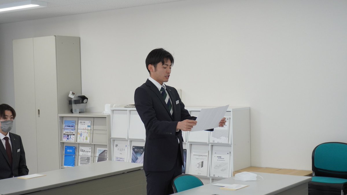 muscle9612's tweet photo. 本日は入社式。
コロナ対策の為、オンラインにて行われました。
陸上部には5名の仲間が加わり、新体制が、スタートです！
また、新入社員を代表して佐藤慎巴が挨拶を行いました。
https://t.co/ezhsrPWRzv
#セキノ興産
#鈴木大海
#佐藤慎巴
#佐藤広夢
#渡辺一輝
#杉岡洸樹 https://t.co/AVmN9eIm3i