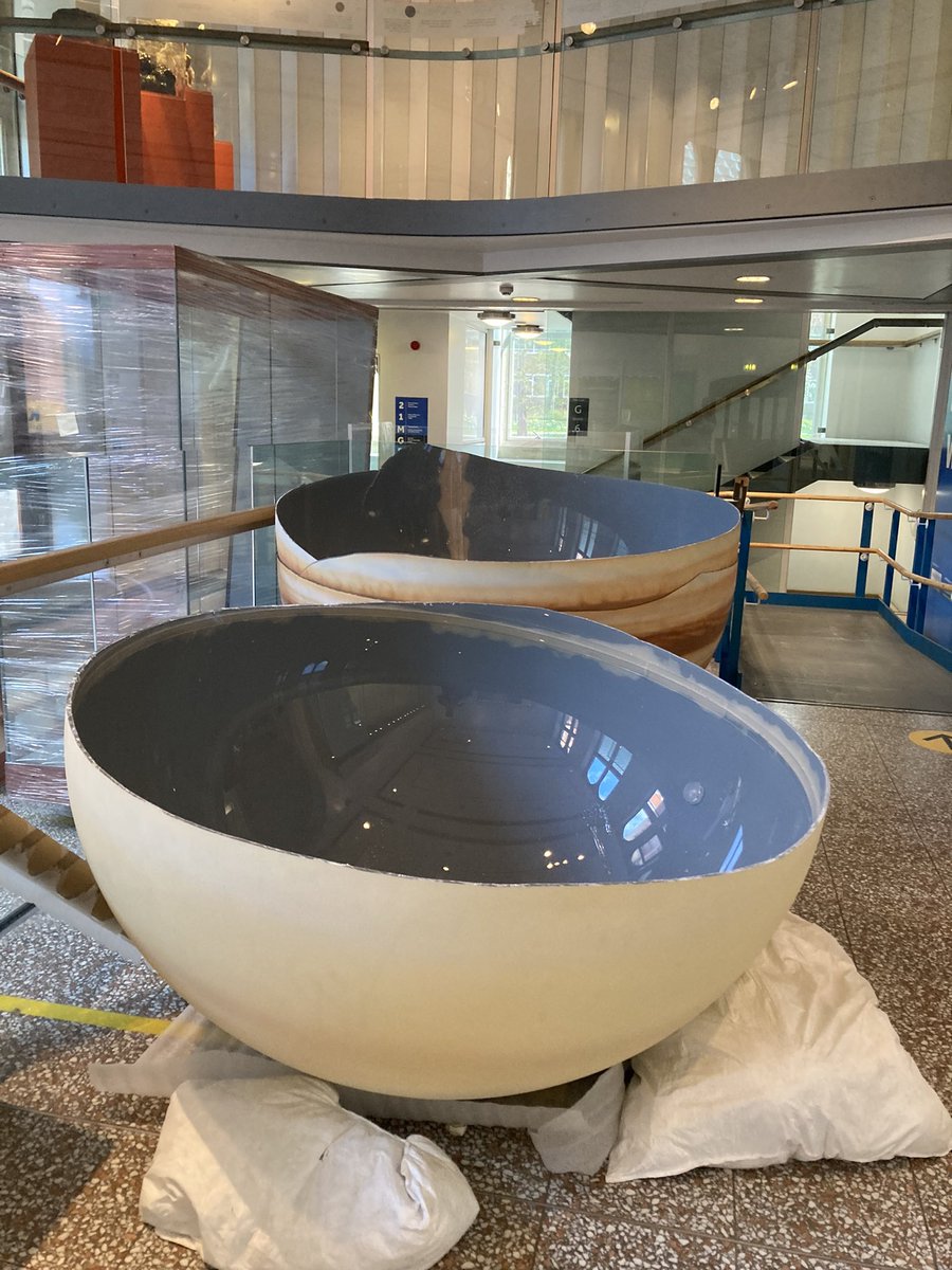 KarenBrackenri3's tweet photo. This is new take on Happy Easter! @McrMuseum Oh eck no chocolate! #MarsTaste #MilkyWay #Planets #NotEdible https://t.co/Zy5bIGJBtY