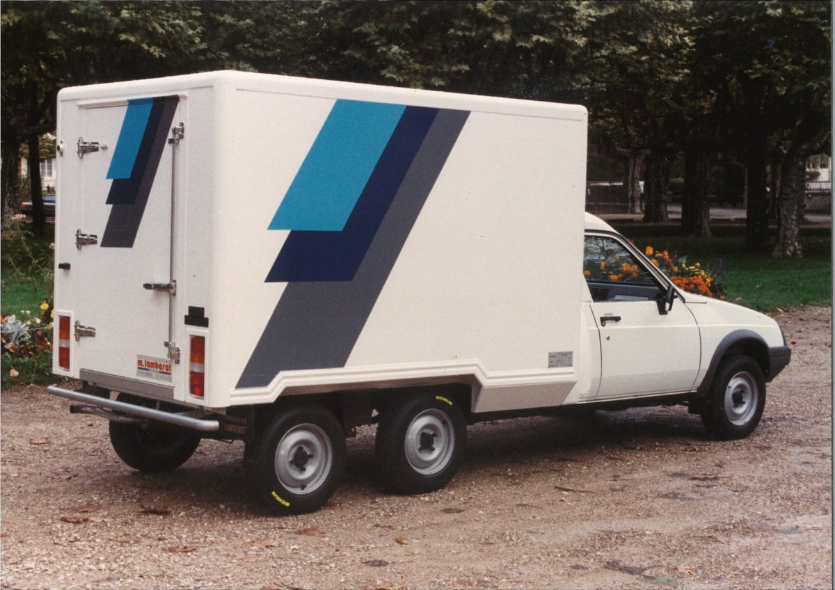 lamberet_sas's tweet photo. #innovation Après des mois de travail intensif, découvrez en avant-première le dernier-né de notre gamme VU : Le Citroën C15🤩

Qu'en pensez-vous ? 🧐

#Lamberet #transports #logistics #OriginAin #frenchfab #nostalgie https://t.co/rDFQHBLQbn