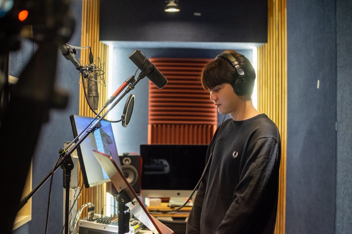 theinfectees's tweet photo. 웹뮤지컬 #감염자들 
녹음실 현장 비하인드컷 (1) 📸

지난 근황 공개 게시글을 보고 눈치채신 분들도 계셨겠지만, <감염자들>의 넘버 중 일부를 음원으로 제작 중에 있습니다.
오늘은 만우절인 관계로 거짓말이 아님을 증명하기 위한(?) 비하인드컷을 공개합니다.

빠른 시일 내에 음원으로 만나요☺️ https://t.co/0r4tJgCroM